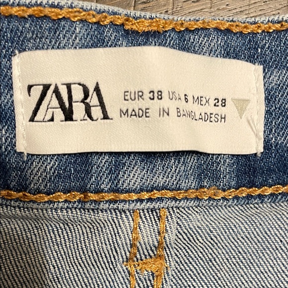 Zara Blue Frayed Hem Jean Shorts - Picture 3 of 6